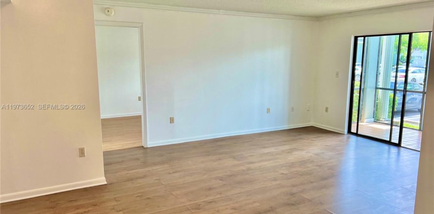 Condo in Miami, Florida, 2 bedrooms  № 2041199