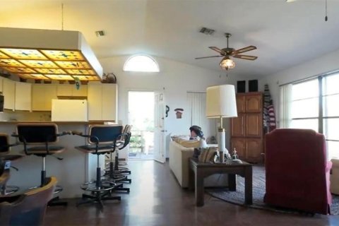 House in Homosassa, Florida 2 bedrooms, 98.1 sq.m. № 2109762 - photo 7
