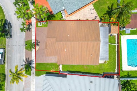 Купить виллу или дом в Майами, Флорида 3 спальни, 176.98м2, № 1889782 - фото 9