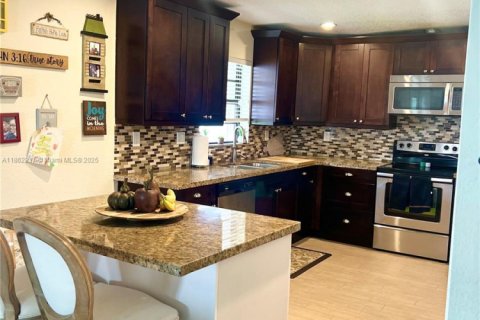 Купить виллу или дом в Майами, Флорида 3 спальни, 176.98м2, № 1889782 - фото 19