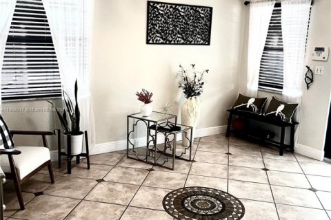 Купить виллу или дом в Майами, Флорида 3 спальни, 176.98м2, № 1889782 - фото 23