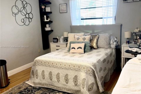 Купить виллу или дом в Майами, Флорида 3 спальни, 176.98м2, № 1889782 - фото 24