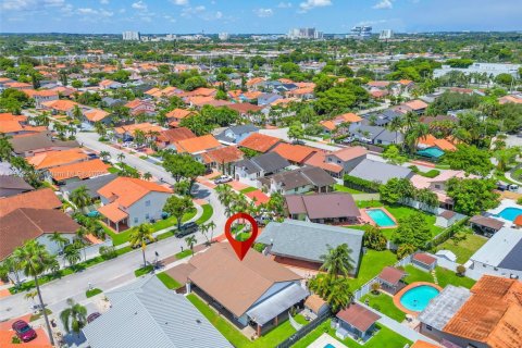 Купить виллу или дом в Майами, Флорида 3 спальни, 176.98м2, № 1889782 - фото 16