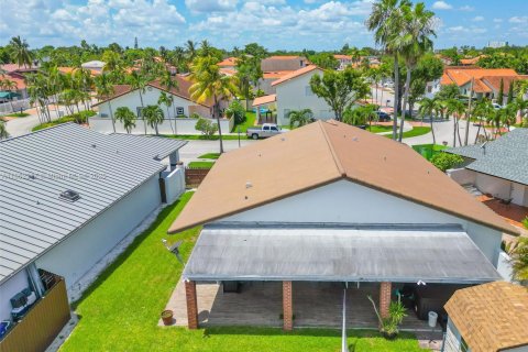 Купить виллу или дом в Майами, Флорида 3 спальни, 176.98м2, № 1889782 - фото 3