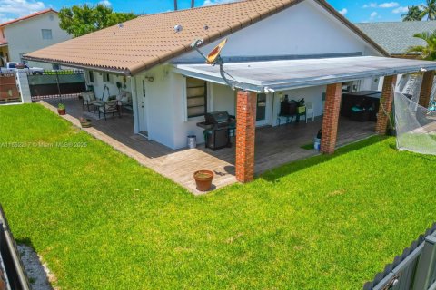 Купить виллу или дом в Майами, Флорида 3 спальни, 176.98м2, № 1889782 - фото 2