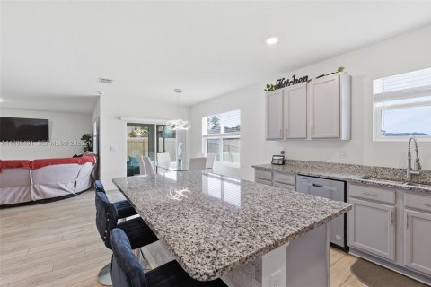 Casa en venta en Mount Dora, Florida, 4 dormitorios, 253.16 m2 № 2056047 - foto 5