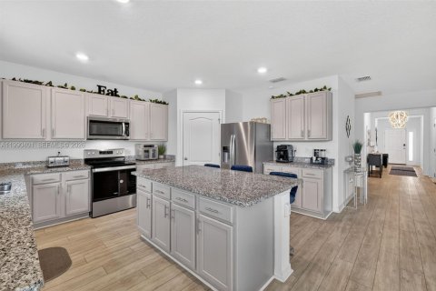 Casa en venta en Mount Dora, Florida, 4 dormitorios, 253.16 m2 № 2056047 - foto 4