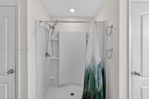 Casa en venta en Mount Dora, Florida, 4 dormitorios, 253.16 m2 № 2056047 - foto 17