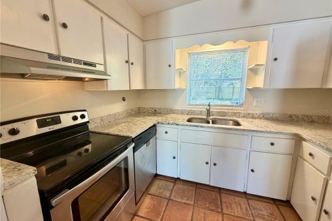 House in Orlando, Florida 2 bedrooms, 119.38 sq.m. № 2094695 - photo 5