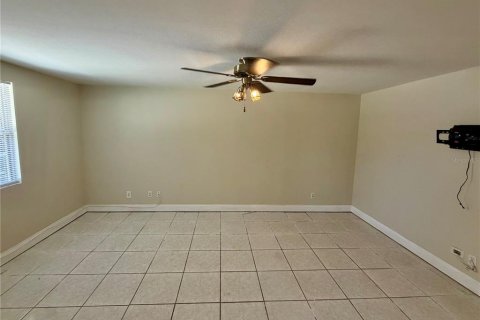 House in Orlando, Florida 2 bedrooms, 119.38 sq.m. № 2094695 - photo 12