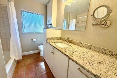 House in Orlando, Florida 2 bedrooms, 119.38 sq.m. № 2094695 - photo 16