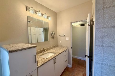 House in Orlando, Florida 2 bedrooms, 119.38 sq.m. № 2094695 - photo 19