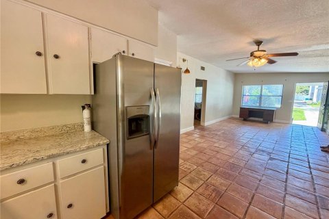 House in Orlando, Florida 2 bedrooms, 119.38 sq.m. № 2094695 - photo 7