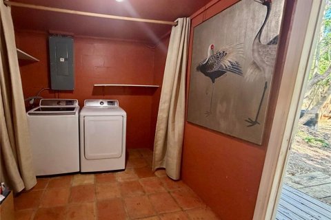 House in Orlando, Florida 2 bedrooms, 119.38 sq.m. № 2094695 - photo 13