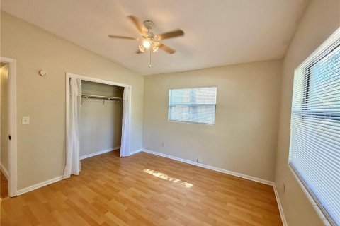 House in Orlando, Florida 2 bedrooms, 119.38 sq.m. № 2094695 - photo 15