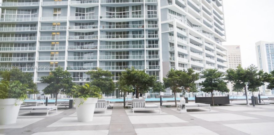 Condo à Miami, Floride, 2 chambres  № 2431310