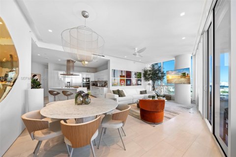 Condominio en alquiler en Miami Beach, Florida, 2 dormitorios, 148.18 m2 № 2055505 - foto 6