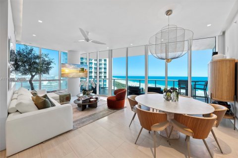 Condominio en Miami Beach, Florida, 2 dormitorios  № 2055505