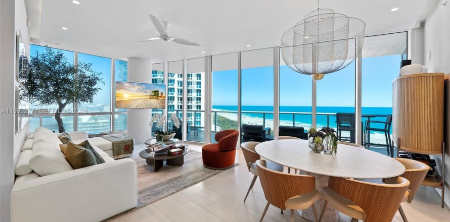 Condominio en Miami Beach, Florida, 2 dormitorios  № 2055505