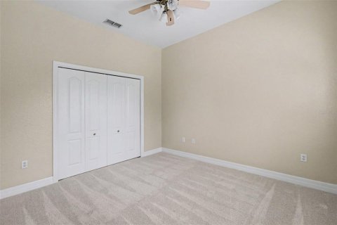 House in Plant City, Florida 4 bedrooms, 292.08 sq.m. № 2210640 - photo 28