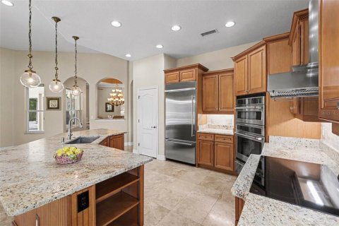 House in Plant City, Florida 4 bedrooms, 292.08 sq.m. № 2210640 - photo 16