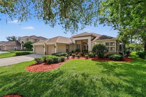 House in Plant City, Florida 4 bedrooms, 292.08 sq.m. № 2210640