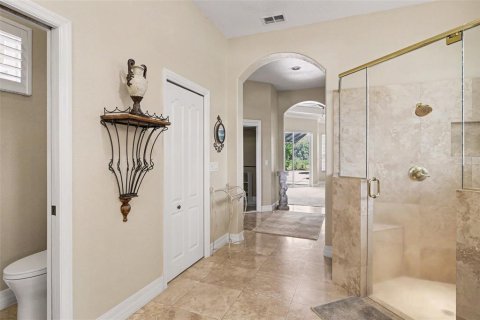 House in Plant City, Florida 4 bedrooms, 292.08 sq.m. № 2210640 - photo 21