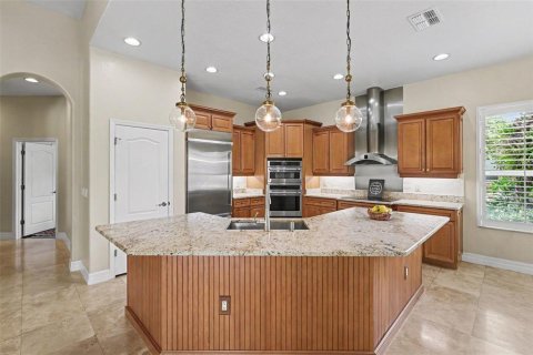 House in Plant City, Florida 4 bedrooms, 292.08 sq.m. № 2210640 - photo 3