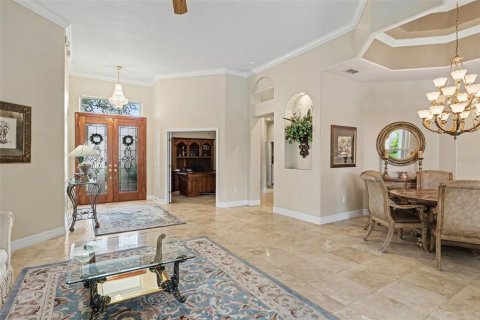 House in Plant City, Florida 4 bedrooms, 292.08 sq.m. № 2210640 - photo 8