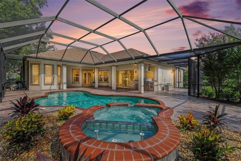 House in Plant City, Florida 4 bedrooms, 292.08 sq.m. № 2210640 - photo 2