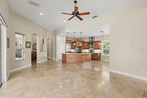 House in Plant City, Florida 4 bedrooms, 292.08 sq.m. № 2210640 - photo 12