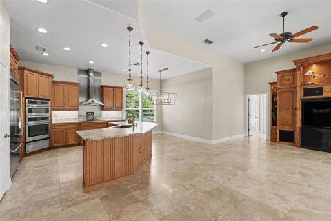 House in Plant City, Florida 4 bedrooms, 292.08 sq.m. № 2210640 - photo 14