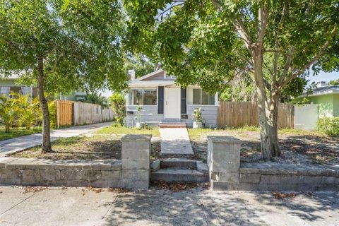 Casa en alquiler en Clearwater, Florida, 2 dormitorios, 58.53 m2 № 1721245 - foto 1