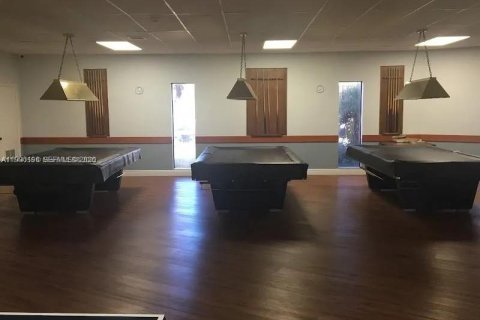 Condo in Hollywood, Florida, 2 bedrooms  № 2066130 - photo 12