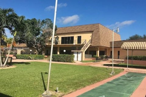 Condo in Hollywood, Florida, 2 bedrooms  № 2066130 - photo 7