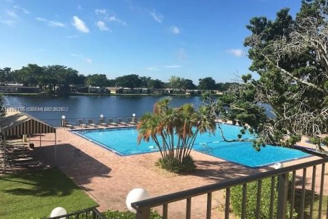 Condo in Hollywood, Florida, 2 bedrooms  № 2066130