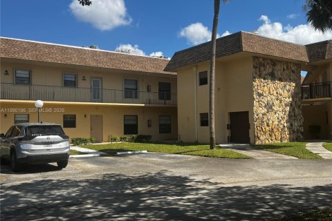 Condo in Hollywood, Florida, 2 bedrooms  № 2066130 - photo 23