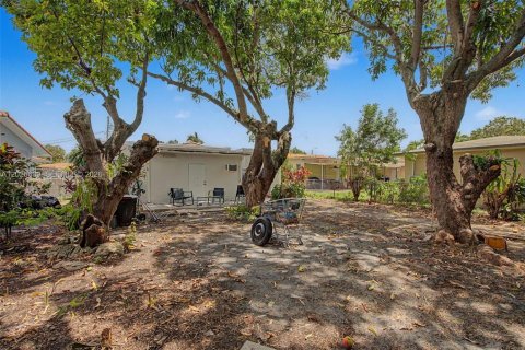 Propiedad comercial en venta en Miami, Florida, 212.56 m2 № 2153765 - foto 28