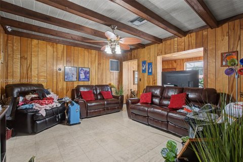 Propiedad comercial en venta en Miami, Florida, 212.56 m2 № 2153765 - foto 11