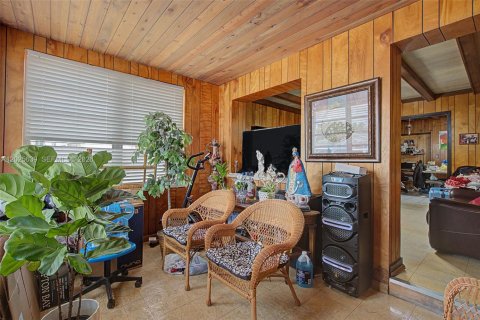 Propiedad comercial en venta en Miami, Florida, 212.56 m2 № 2153765 - foto 9