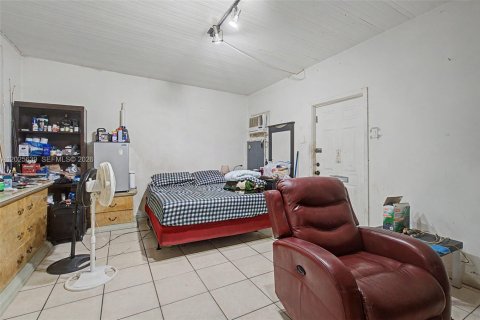 Propiedad comercial en venta en Miami, Florida, 212.56 m2 № 2153765 - foto 20