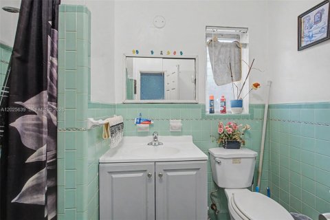 Propiedad comercial en venta en Miami, Florida, 212.56 m2 № 2153765 - foto 19