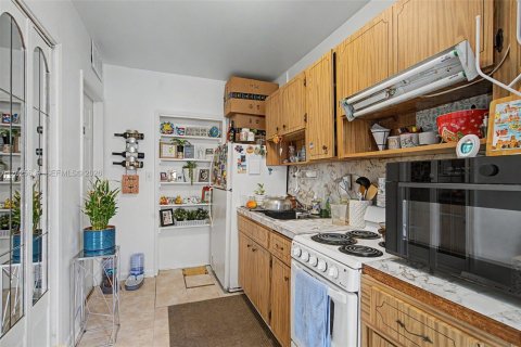 Propiedad comercial en venta en Miami, Florida, 212.56 m2 № 2153765 - foto 22