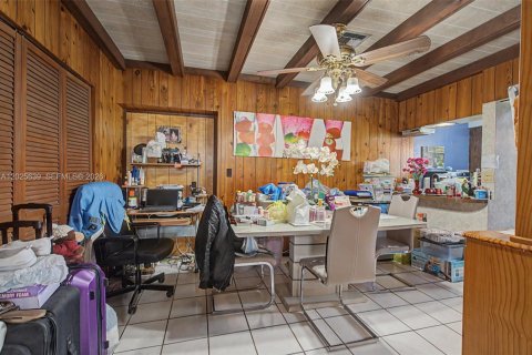 Propiedad comercial en venta en Miami, Florida, 212.56 m2 № 2153765 - foto 12