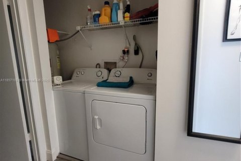 Copropriété à louer à Orlando, Floride: 2 chambres, 88.07 m2 № 1883792 - photo 12