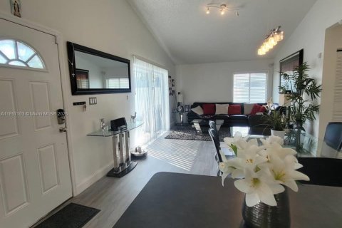 Copropriété à louer à Orlando, Floride: 2 chambres, 88.07 m2 № 1883792 - photo 6