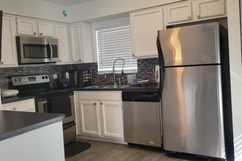 Copropriété à louer à Orlando, Floride: 2 chambres, 88.07 m2 № 1883792 - photo 4