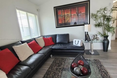 Copropriété à louer à Orlando, Floride: 2 chambres, 88.07 m2 № 1883792 - photo 5