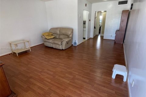 Condominio en venta en Hallandale Beach, Florida, 1 dormitorio, 53.88 m2 № 1610635 - foto 23