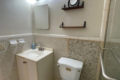 Condominio en venta en Hallandale Beach, Florida, 1 dormitorio, 53.88 m2 № 1610635 - foto 10